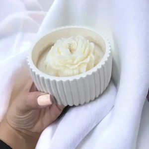 BOUGIE EN CONTENANT PIVOINE