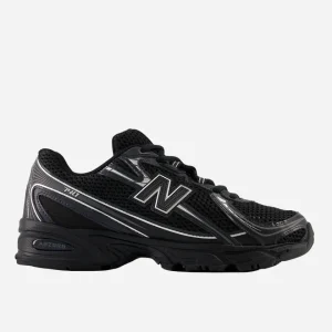 New Balance 740 Black