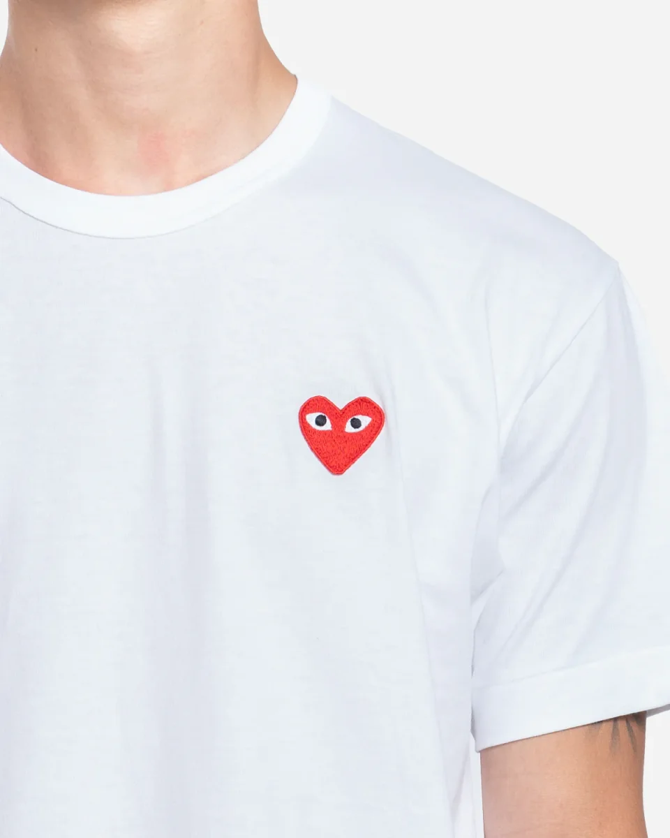 T-Shirt Play Classic Heart Emblem – Image 7