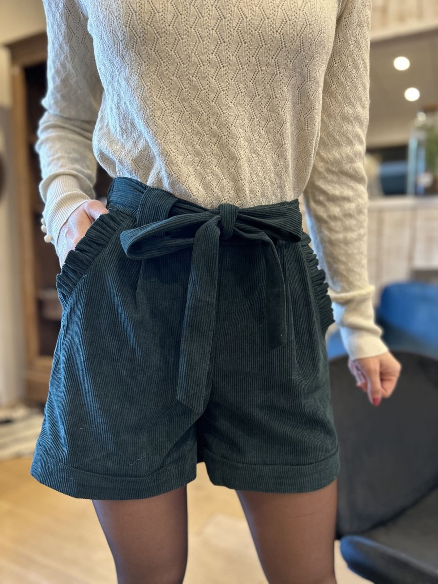 Short Jeanne – Image 7