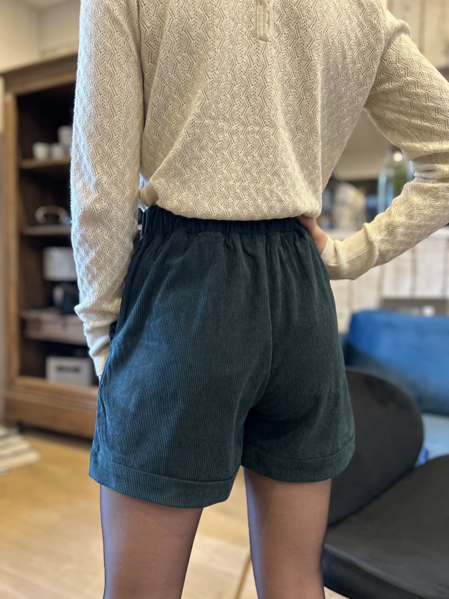 Short Jeanne – Image 8