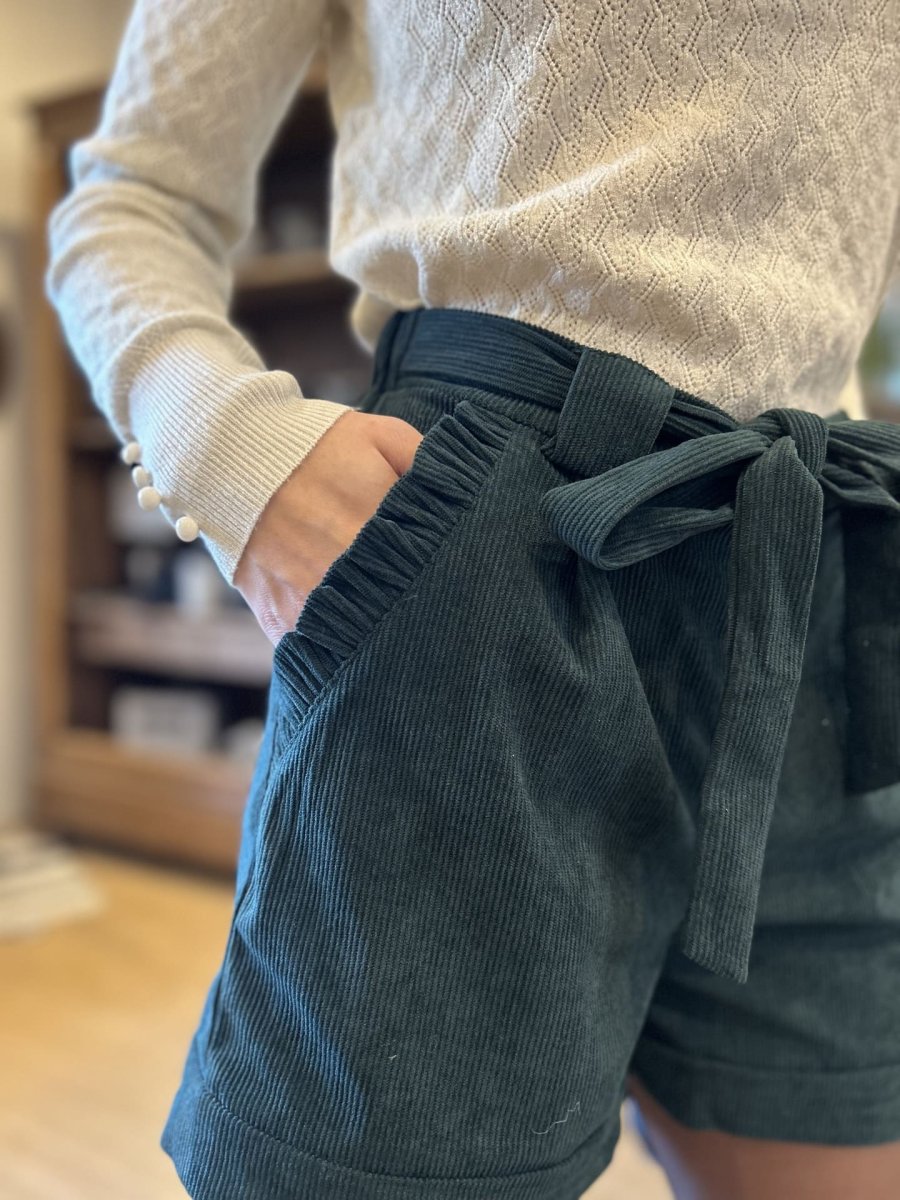 Short Jeanne – Image 9