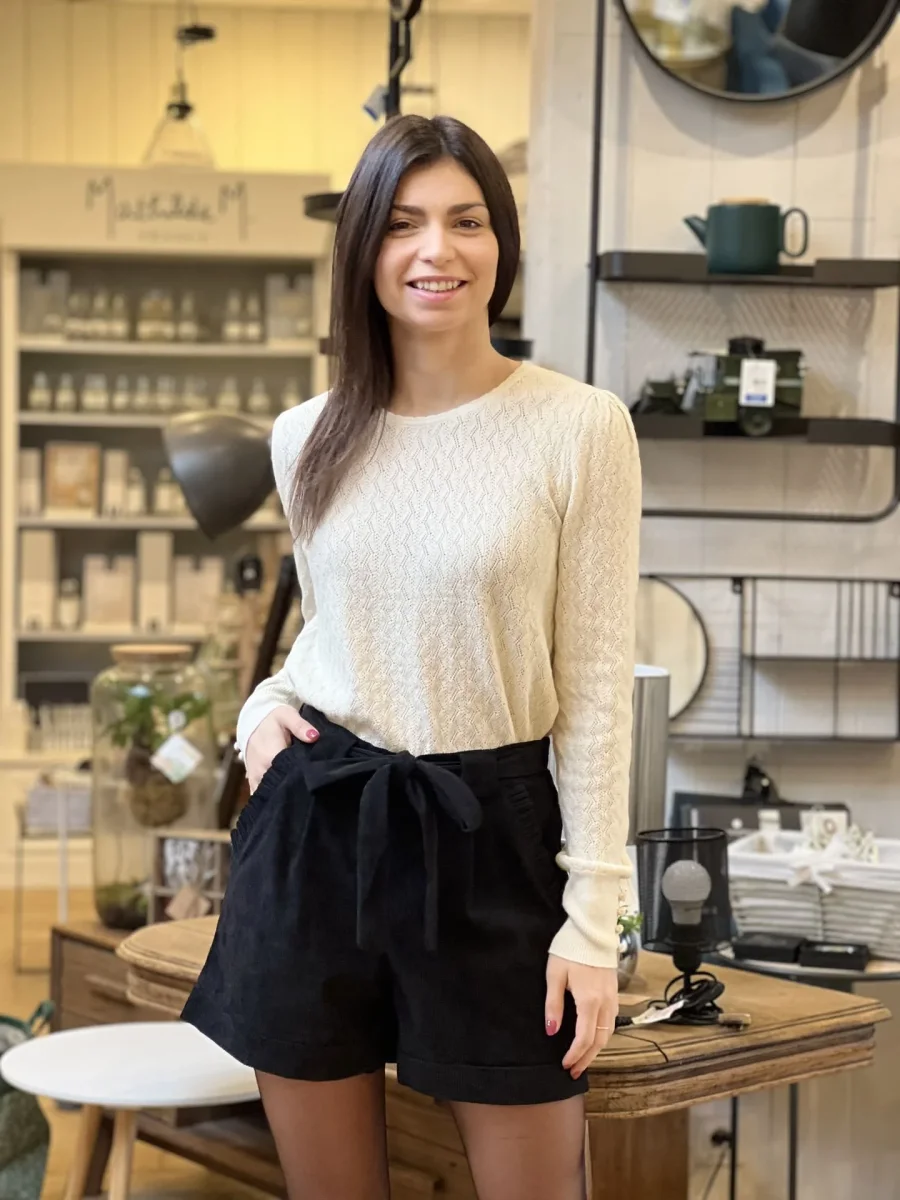 Short Jeanne – Image 5