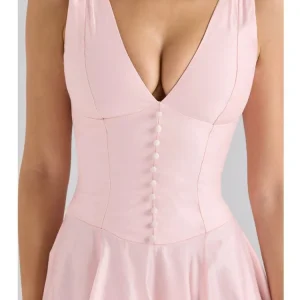 Robe rose poudré col v