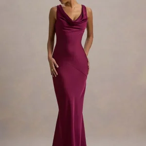 Robe satin col bénitier