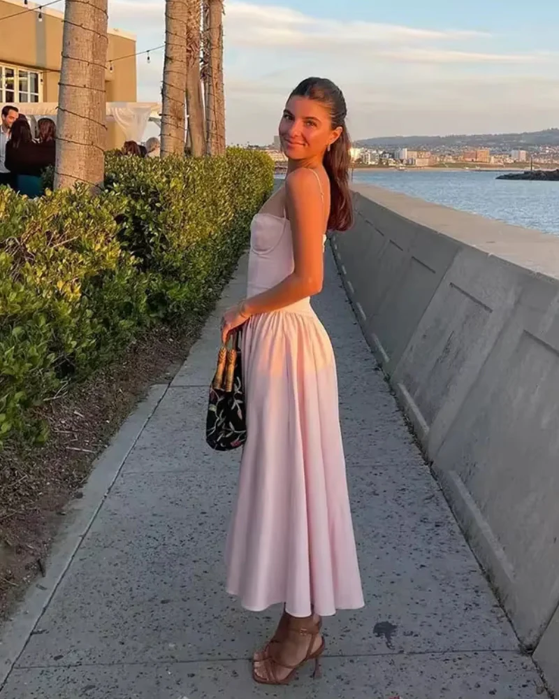 Robe fluide rose poudrée bretelle spaghetti – Image 4